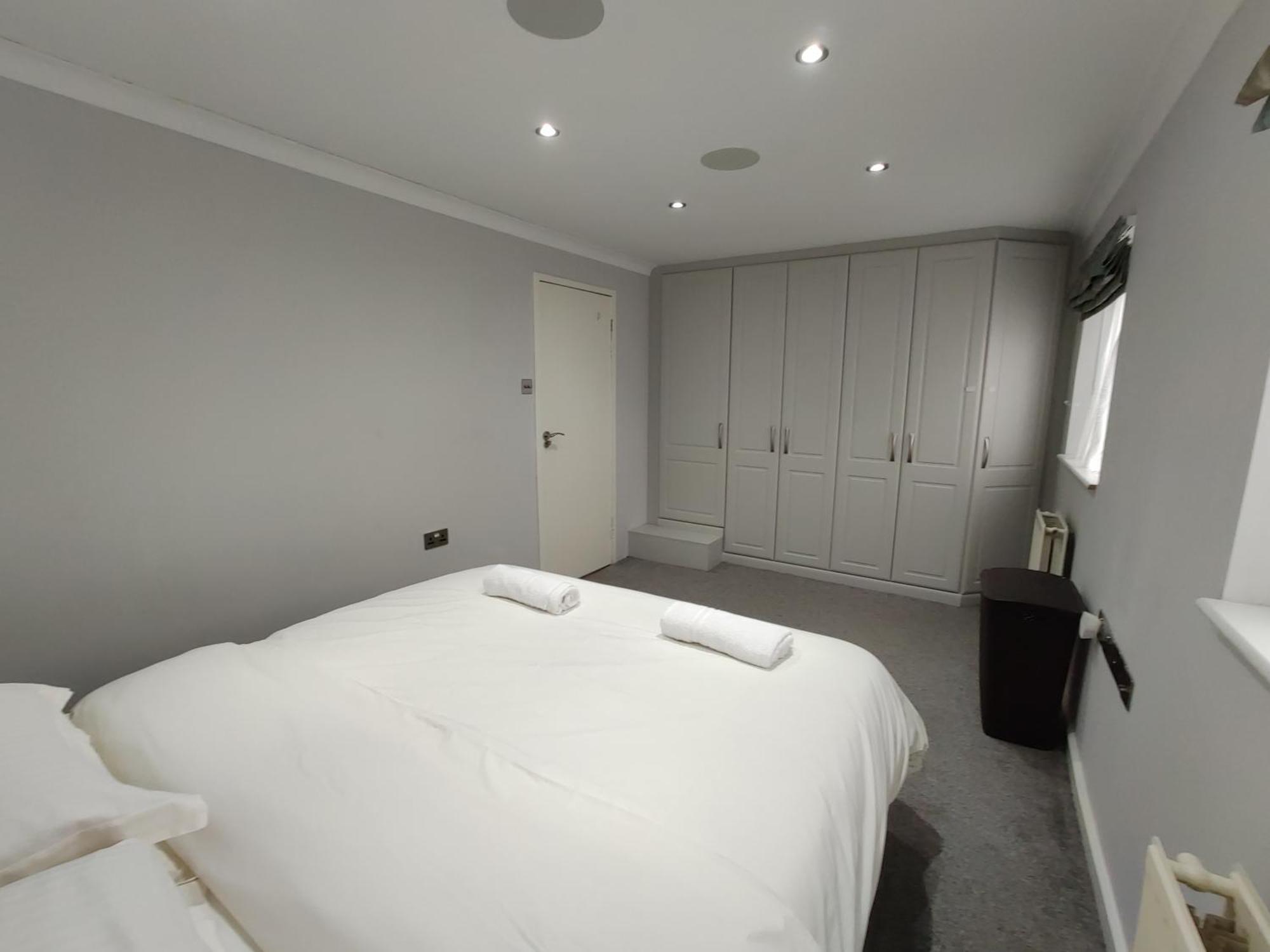 Elegant 3-Bedroom Home, Sleeps Up To 5 Guest. South Ockendon Exterior photo